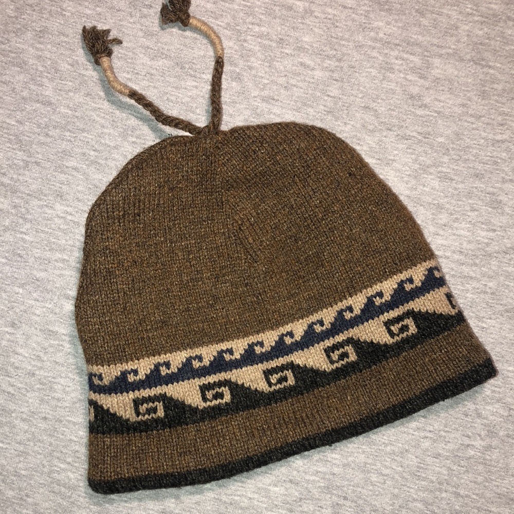 Fully Lined Wool Beanie Wave Design - image 2